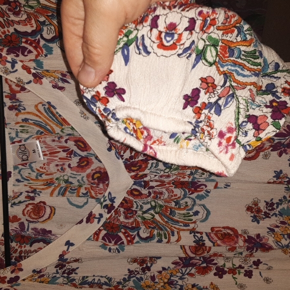 Bohemian floral Bila Blouse, floral print in a fun rainbow colors - Picture 3 of 7